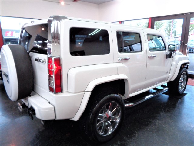 HUMMER H3 - 国産・輸入車スポーツカー専門店 - インサイド