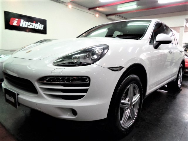 Top 国産 輸入車スポーツカー専門店 インサイド