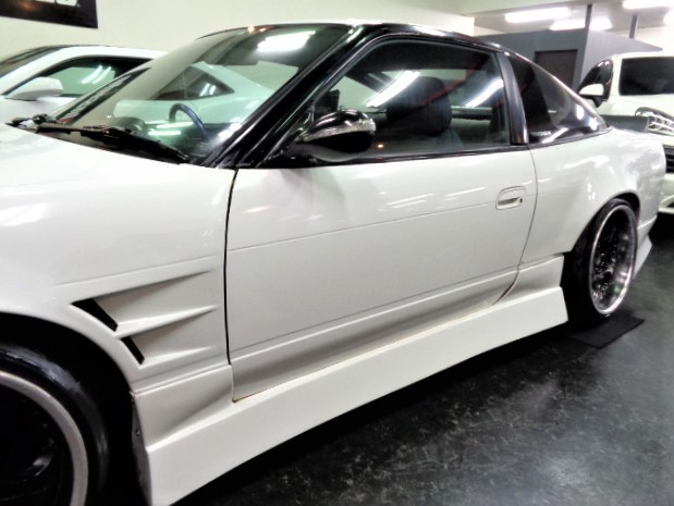 NISSAN 180SX - 国産・輸入車スポーツカー専門店 - インサイド