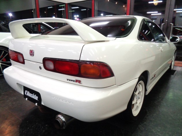 HONDA INTEGRA - 国産・輸入車スポーツカー専門店 - インサイド