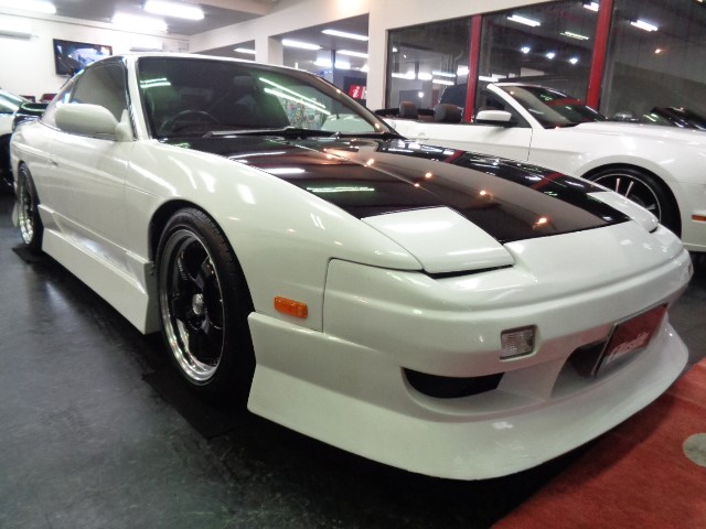 NISSAN 180SX - 国産・輸入車スポーツカー専門店 - インサイド