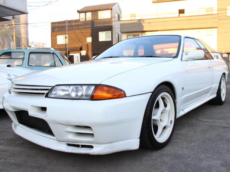 NISSAN SKYLINE GT-R - 国産・輸入車スポーツカー専門店 - インサイド