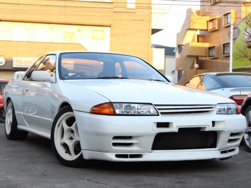 NISSAN SKYLINE GT-R - 国産・輸入車スポーツカー専門店 - インサイド